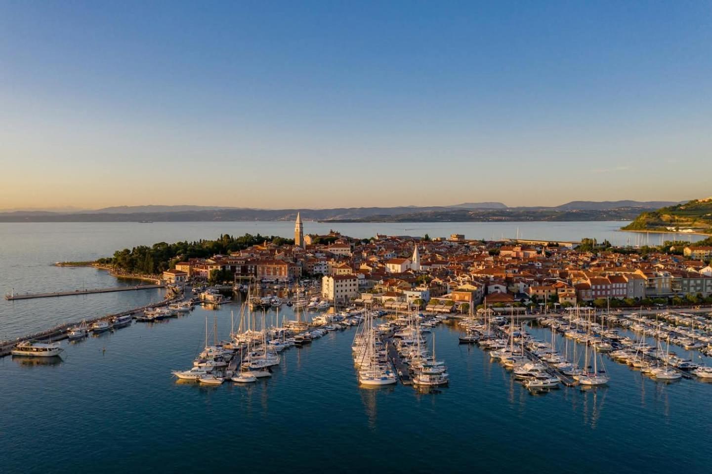 Apartma Rea Izola, Pergola & Terassa, Parking Exterior foto