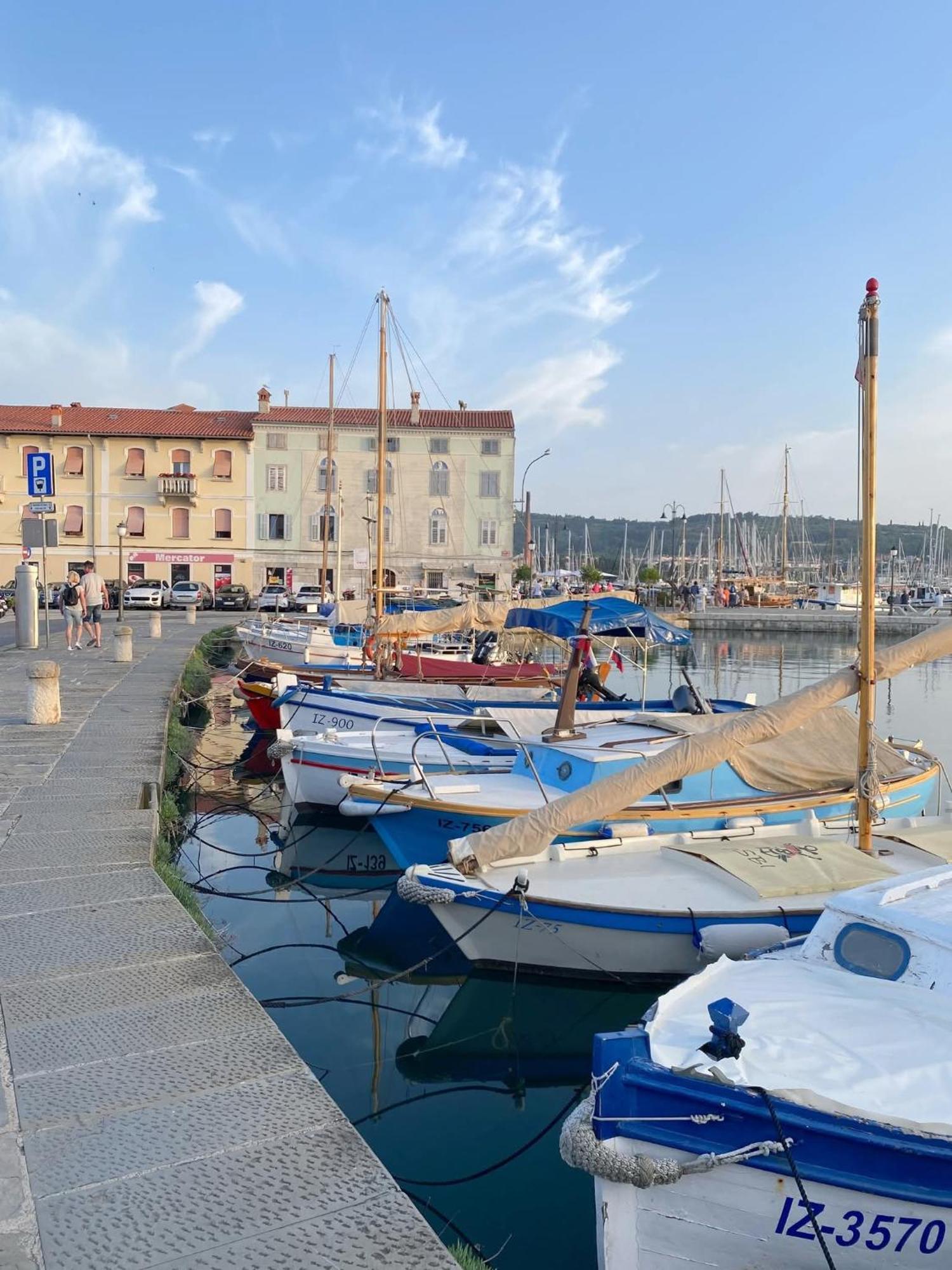 Apartma Rea Izola, Pergola & Terassa, Parking Exterior foto